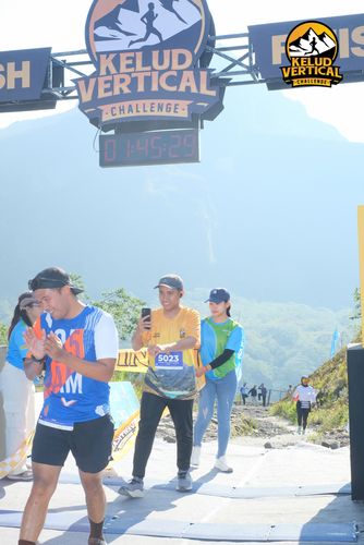 Race photo from Kelud Vertical Challenge 2024