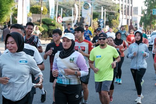 Race photo from Shake Out Run Jabar 10K