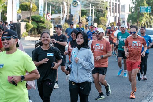 Race photo from Shake Out Run Jabar 10K