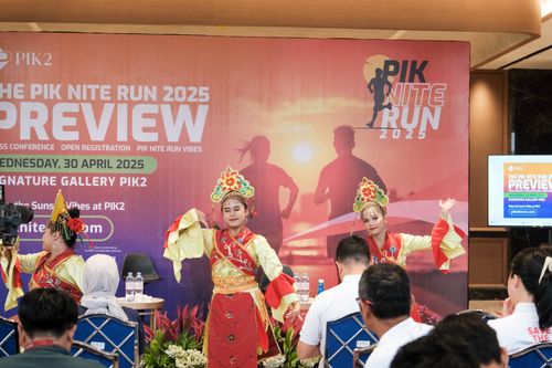 Race photo from PIK NITE RUN VIBES