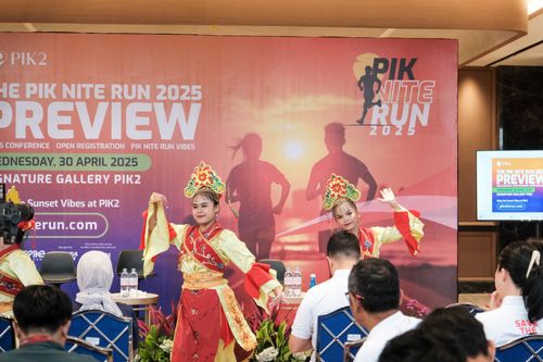 Race photo from PIK NITE RUN VIBES