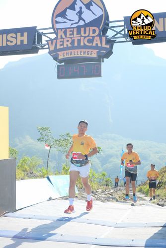 Race photo from Kelud Vertical Challenge 2024