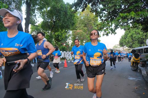 Race photo from Isoplus Run 2024 Surabaya