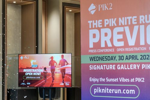 Race photo from PIK NITE RUN VIBES