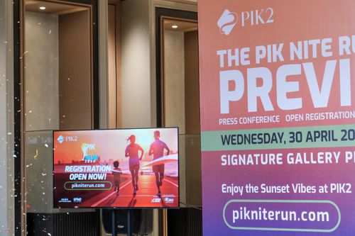 Race photo from PIK NITE RUN VIBES