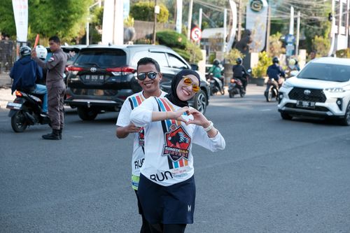 Race photo from Shake Out Run Jabar 10K