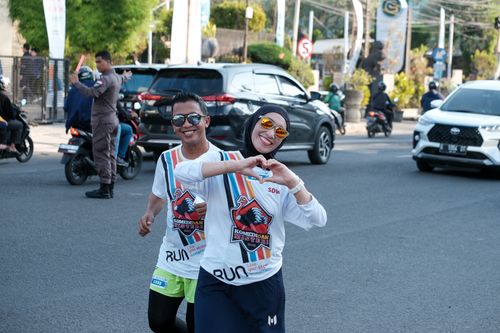 Race photo from Shake Out Run Jabar 10K