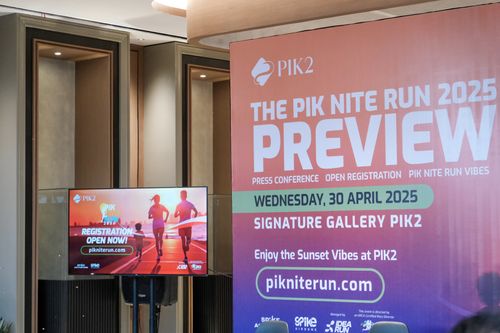 Race photo from PIK NITE RUN VIBES