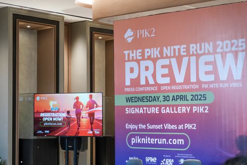 Race photo from PIK NITE RUN VIBES