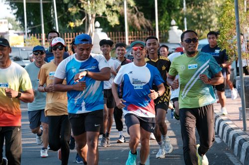 Race photo from Shake Out Run Jabar 10K