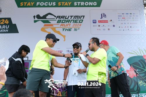 Race photo from Arutmin Borneo Run 2024