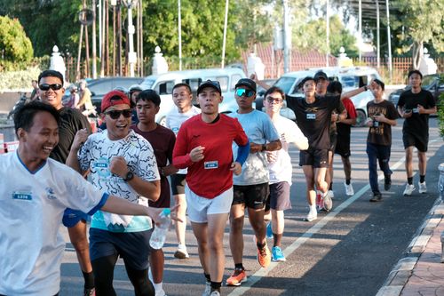 Race photo from Shake Out Run Jabar 10K