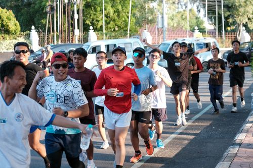 Race photo from Shake Out Run Jabar 10K