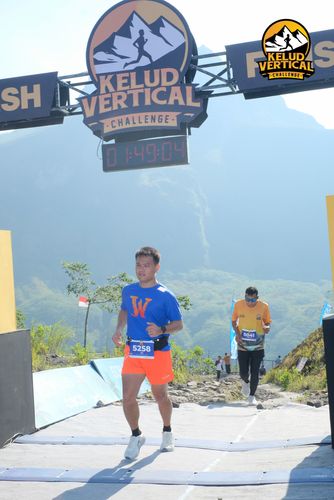 Race photo from Kelud Vertical Challenge 2024