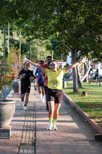 Race photo from Shake Out Run Jabar 10K