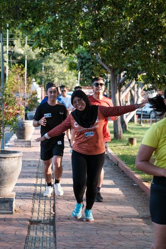 Race photo from Shake Out Run Jabar 10K