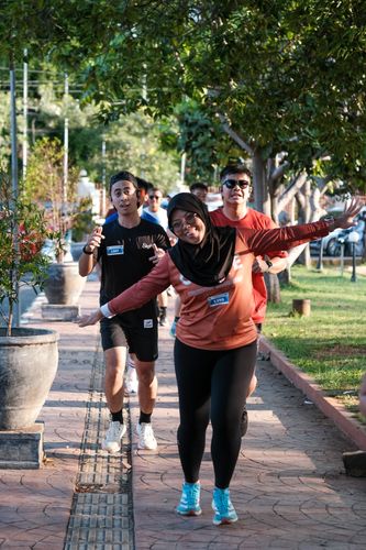 Race photo from Shake Out Run Jabar 10K