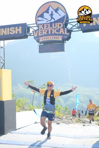 Race photo from Kelud Vertical Challenge 2024
