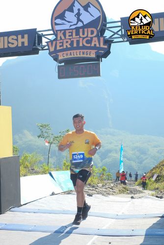 Race photo from Kelud Vertical Challenge 2024