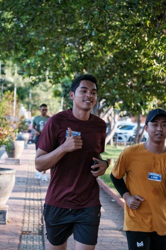 Race photo from Shake Out Run Jabar 10K