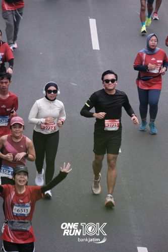 Race photo from ONE RUN 10 K