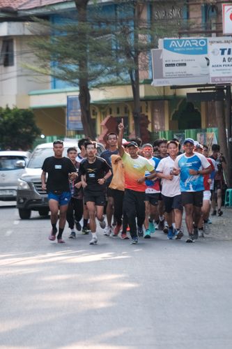 Race photo from Shake Out Run Jabar 10K