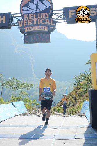 Race photo from Kelud Vertical Challenge 2024