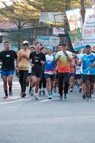 Race photo from Shake Out Run Jabar 10K