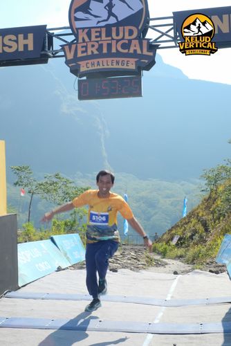 Race photo from Kelud Vertical Challenge 2024