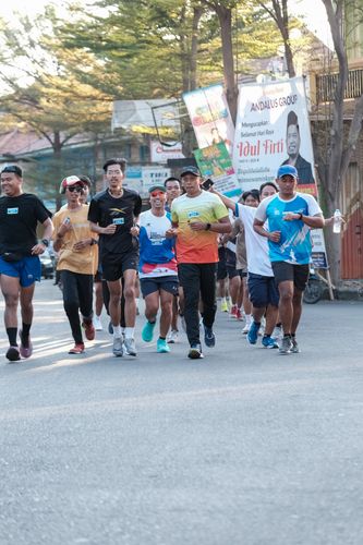 Race photo from Shake Out Run Jabar 10K