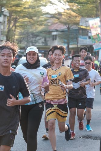 Race photo from Shake Out Run Jabar 10K