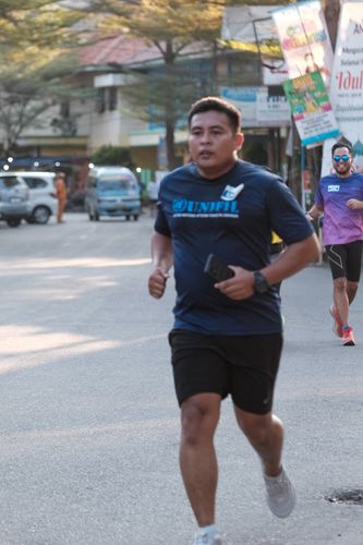 Race photo from Shake Out Run Jabar 10K