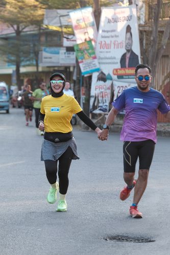 Race photo from Shake Out Run Jabar 10K