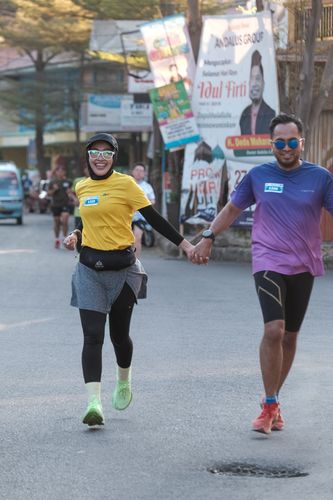 Race photo from Shake Out Run Jabar 10K