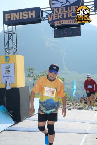 Race photo from Kelud Vertical Challenge 2024