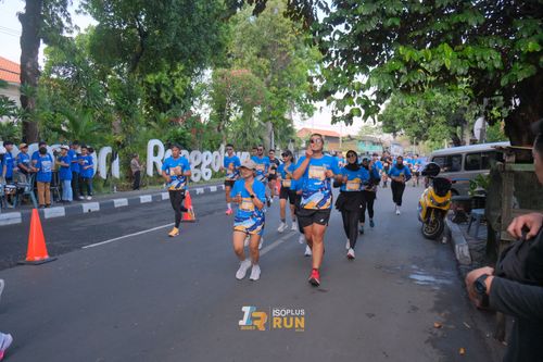 Race photo from Isoplus Run 2024 Surabaya