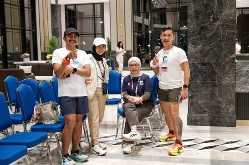 Race photo from PIK NITE RUN VIBES