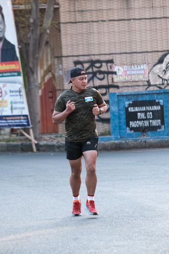 Race photo from Shake Out Run Jabar 10K