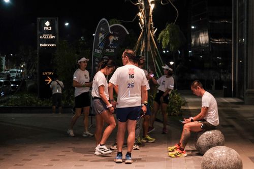 Race photo from PIK NITE RUN VIBES