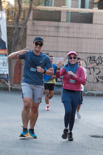 Race photo from Shake Out Run Jabar 10K