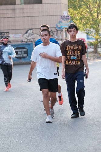 Race photo from Shake Out Run Jabar 10K
