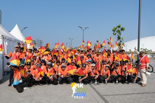 Race photo from PIK NITE RUN 2025