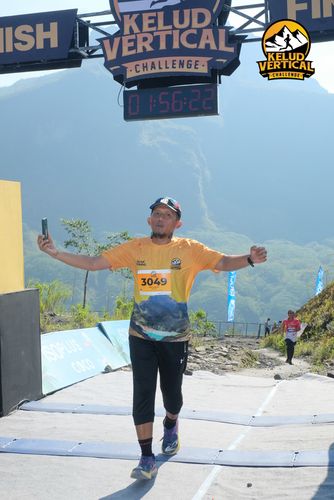 Race photo from Kelud Vertical Challenge 2024