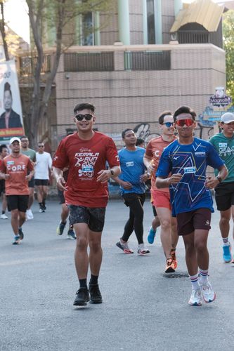Race photo from Shake Out Run Jabar 10K