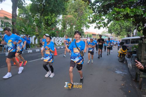 Race photo from Isoplus Run 2024 Surabaya
