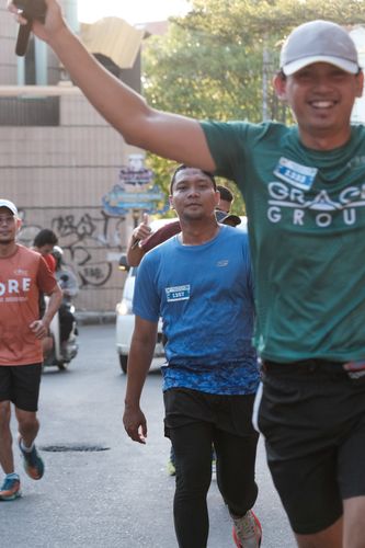 Race photo from Shake Out Run Jabar 10K