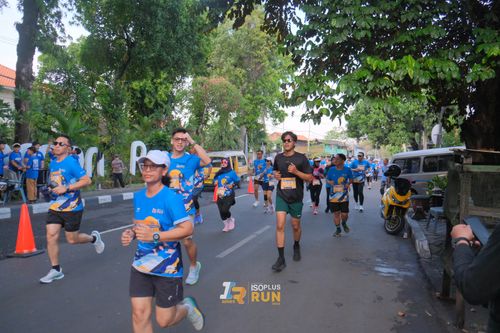Race photo from Isoplus Run 2024 Surabaya