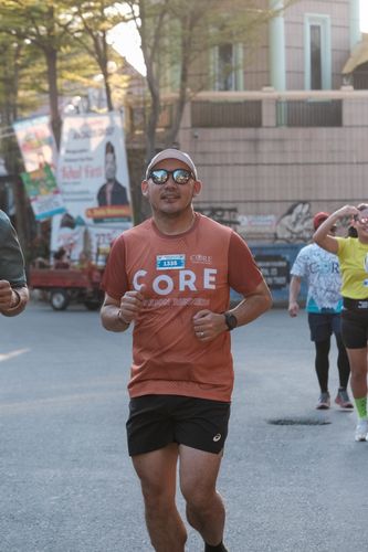 Race photo from Shake Out Run Jabar 10K