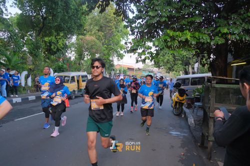 Race photo from Isoplus Run 2024 Surabaya
