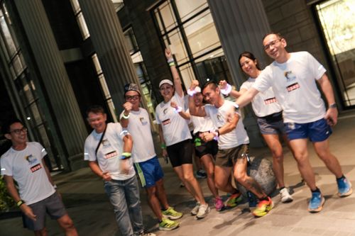 Race photo from PIK NITE RUN VIBES